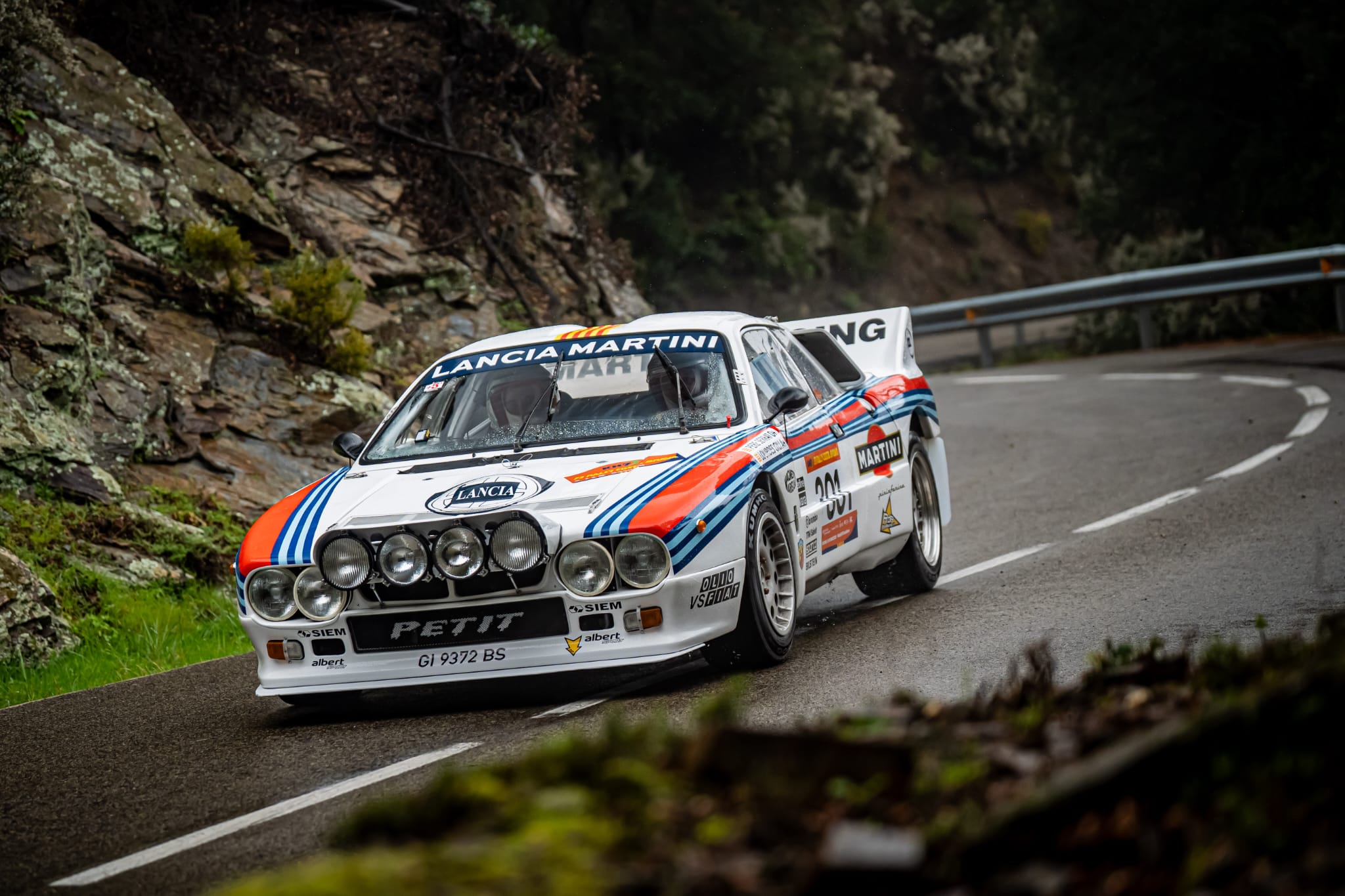 Rally histórico en tramo de carretera